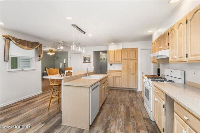 28 Bunker Hill Drive, Manalapan, NJ 07726