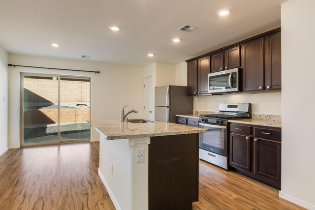 456 Chafey Drive SW, Los Lunas, NM 87031