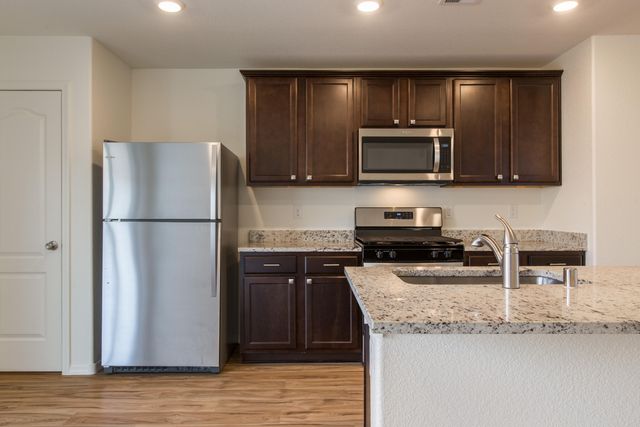 456 Chafey Drive SW, Los Lunas, NM 87031