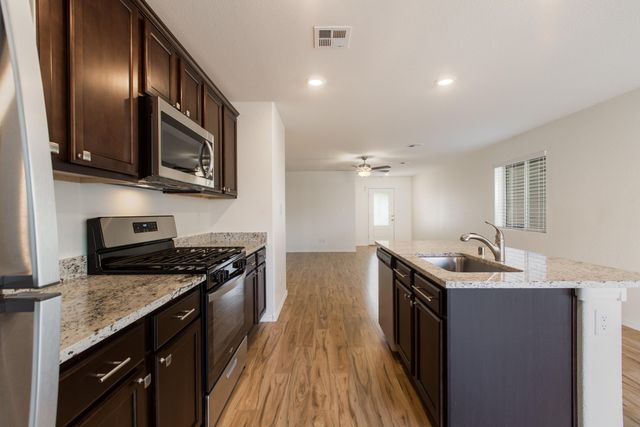 456 Chafey Drive SW, Los Lunas, NM 87031