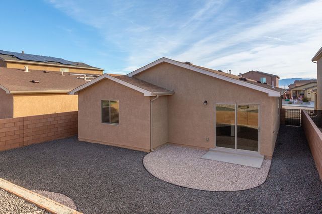 456 Chafey Drive SW, Los Lunas, NM 87031