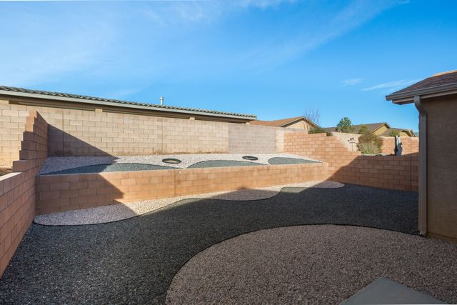 456 Chafey Drive SW, Los Lunas, NM 87031