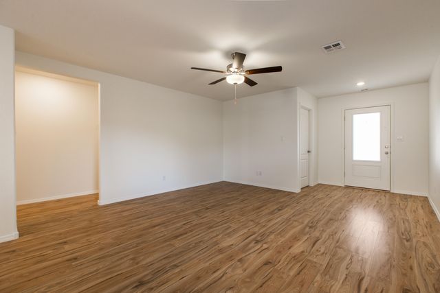 456 Chafey Drive SW, Los Lunas, NM 87031