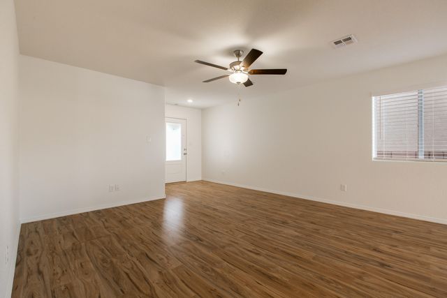 456 Chafey Drive SW, Los Lunas, NM 87031