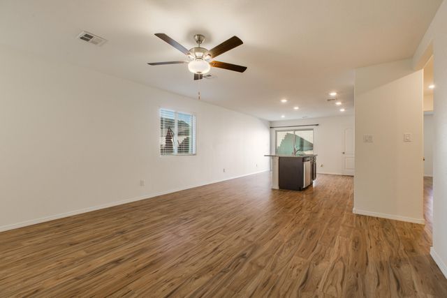 456 Chafey Drive SW, Los Lunas, NM 87031