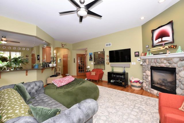 3326 Emmertsen ROAD, Racine, WI 53406
