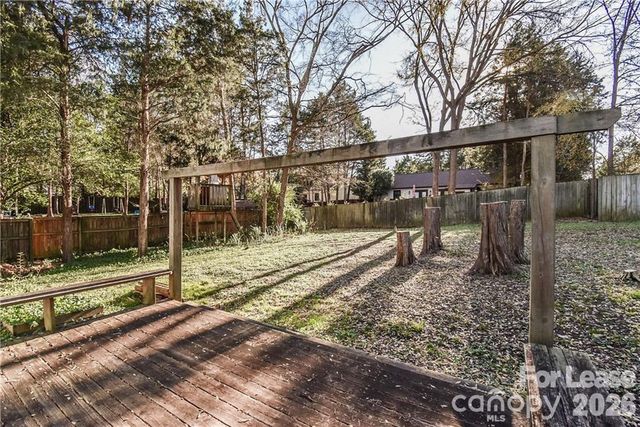10216 Camelback Circle, Charlotte, NC 28226