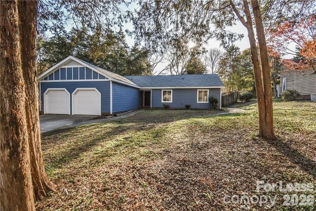 10216 Camelback Circle, Charlotte, NC 28226
