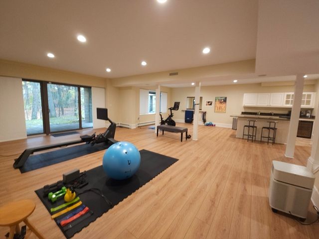 213 Nahanton St 213, Newton, MA 02459