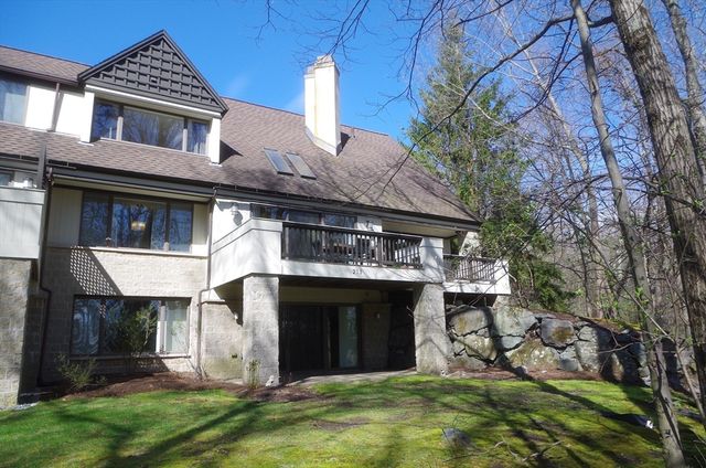 213 Nahanton St 213, Newton, MA 02459