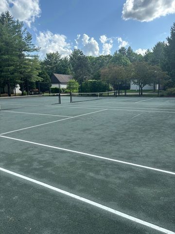 213 Nahanton St 213, Newton, MA 02459