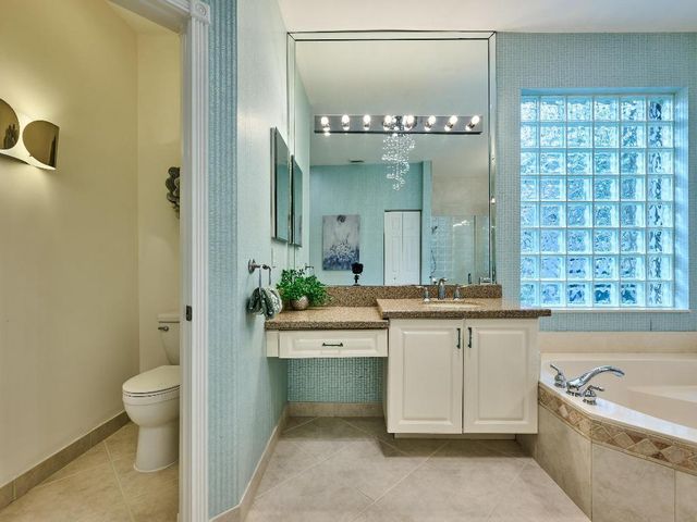 13452 Cordoba Lake Way, Delray Beach, FL 33446