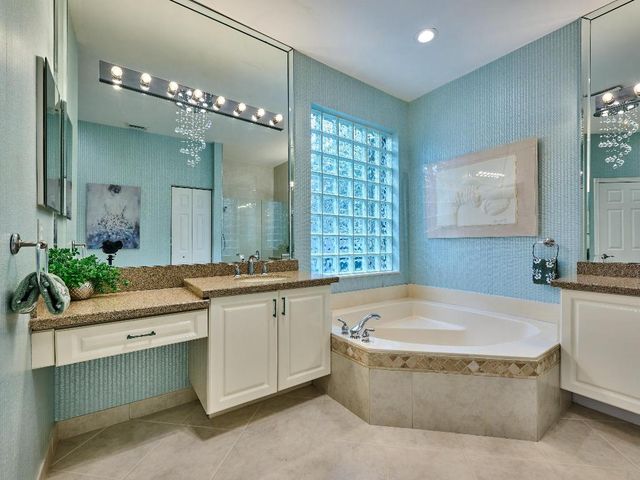 13452 Cordoba Lake Way, Delray Beach, FL 33446