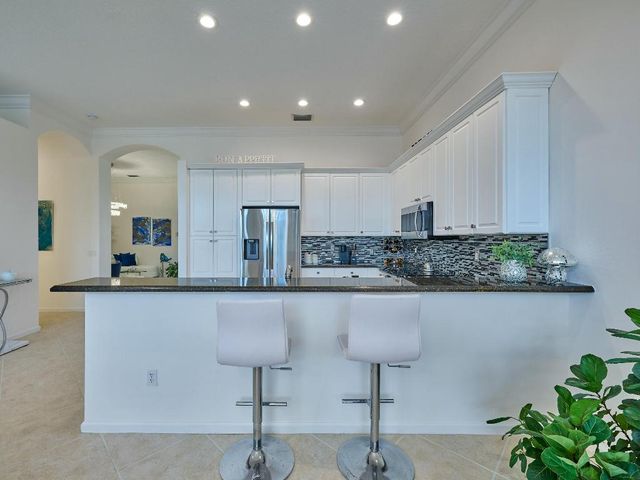 13452 Cordoba Lake Way, Delray Beach, FL 33446