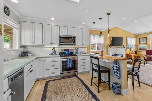 171 Hacienda Carmel, Carmel, CA 93923