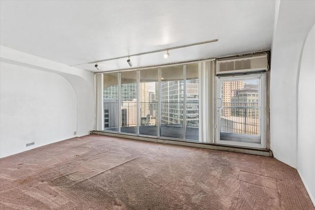 300 N State Street 2527, Chicago, IL 60654
