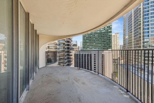 300 N State Street 2527, Chicago, IL 60654