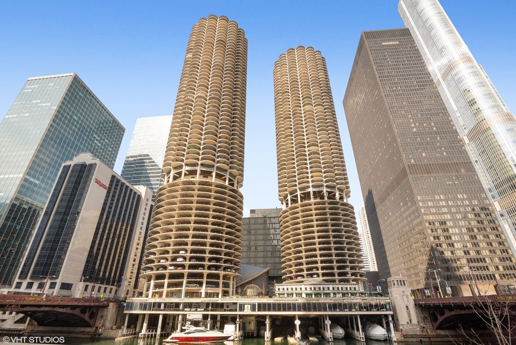 300 N State Street 2527, Chicago, IL 60654