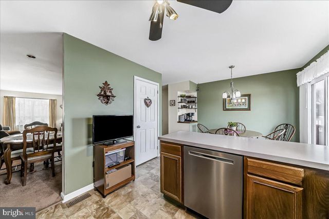 708 HEATHER LN, Aston, PA 19014