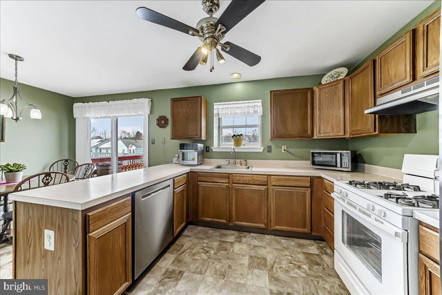 708 HEATHER LN, Aston, PA 19014