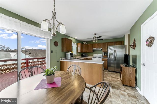 708 HEATHER LN, Aston, PA 19014