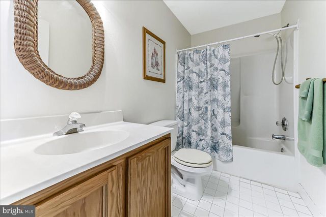 708 HEATHER LN, Aston, PA 19014