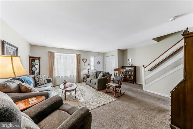 708 HEATHER LN, Aston, PA 19014