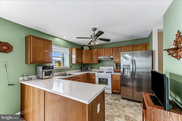 708 HEATHER LN, Aston, PA 19014