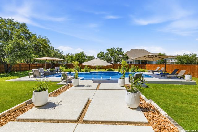 187 Violet Way, Castroville, TX 78009