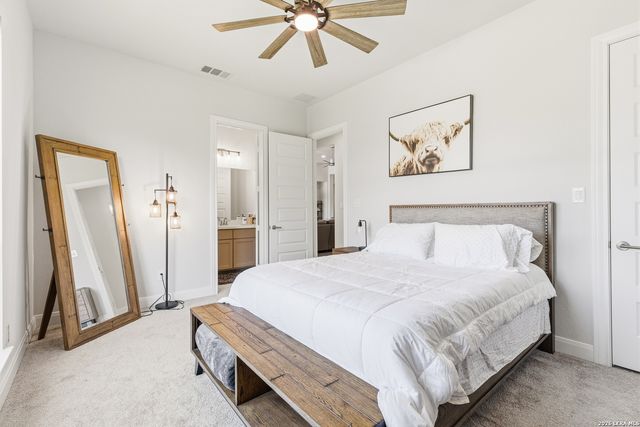 187 Violet Way, Castroville, TX 78009