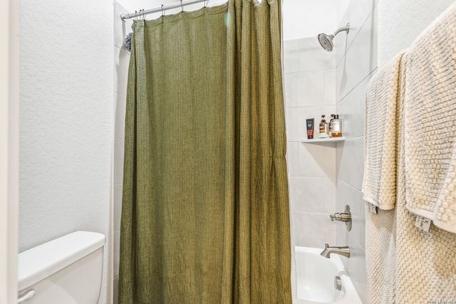 187 Violet Way, Castroville, TX 78009