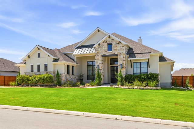 187 Violet Way, Castroville, TX 78009