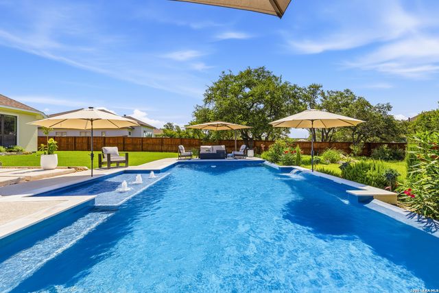 187 Violet Way, Castroville, TX 78009