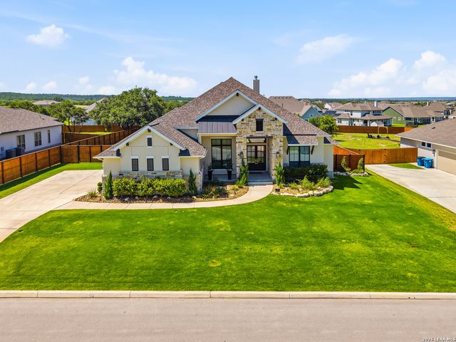 187 Violet Way, Castroville, TX 78009