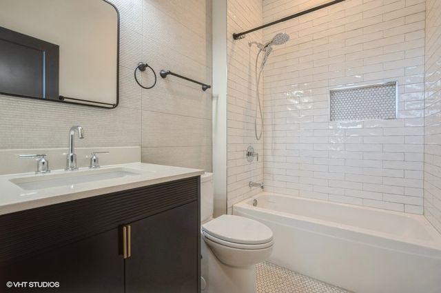 456 E Oakwood Boulevard 3, Chicago, IL 60653