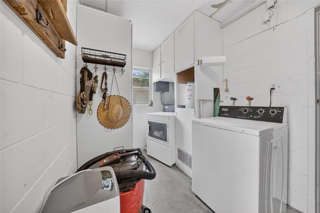 529 E GOTTSCHE AVENUE, Eustis, FL 32726