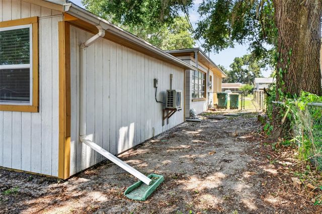 529 E GOTTSCHE AVENUE, Eustis, FL 32726