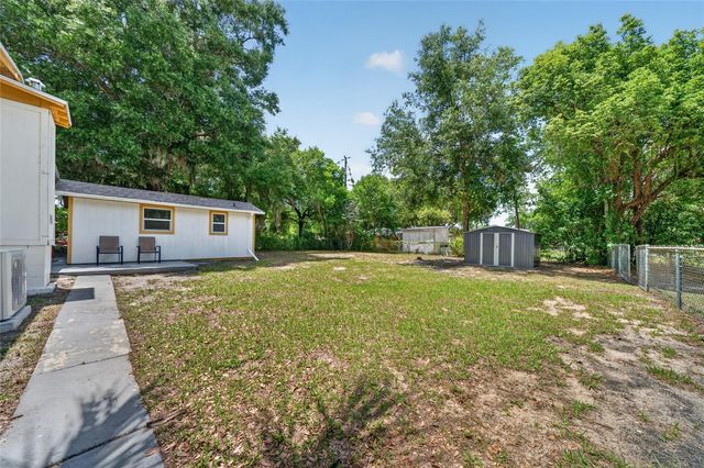 529 E GOTTSCHE AVENUE, Eustis, FL 32726