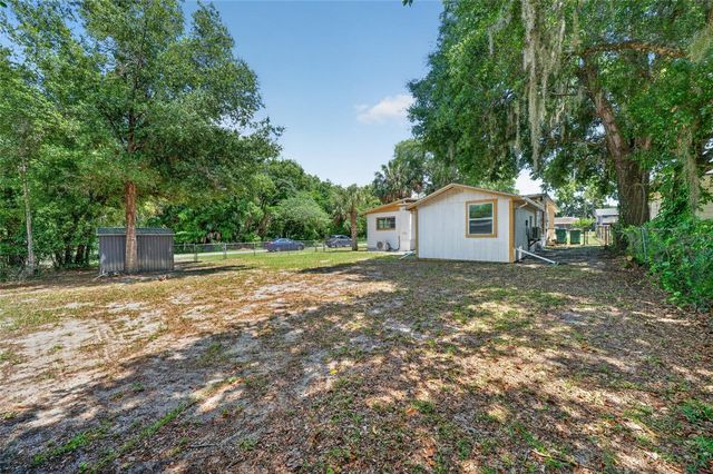 529 E GOTTSCHE AVENUE, Eustis, FL 32726