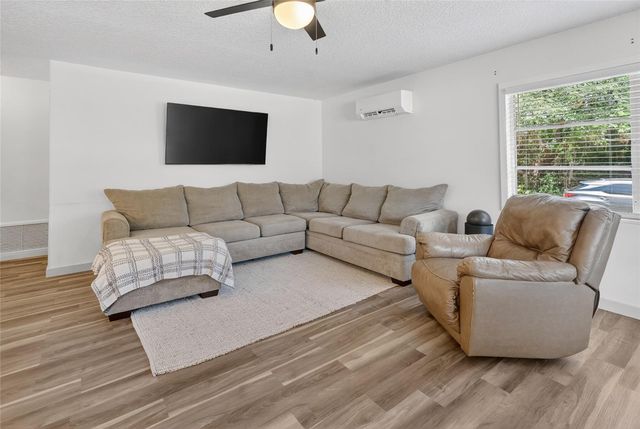 529 E GOTTSCHE AVENUE, Eustis, FL 32726