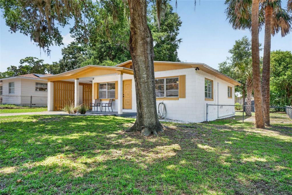 529 E GOTTSCHE AVENUE, Eustis, FL 32726