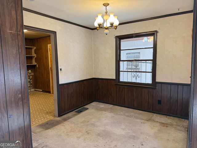 864 Springvalley Dr, Forest Park, GA 30297