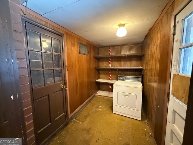 864 Springvalley Dr, Forest Park, GA 30297