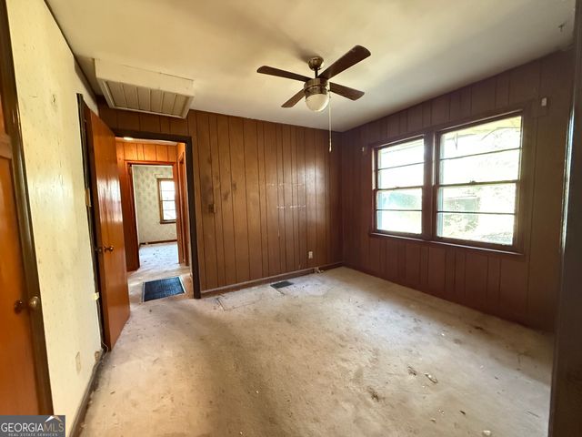 864 Springvalley Dr, Forest Park, GA 30297