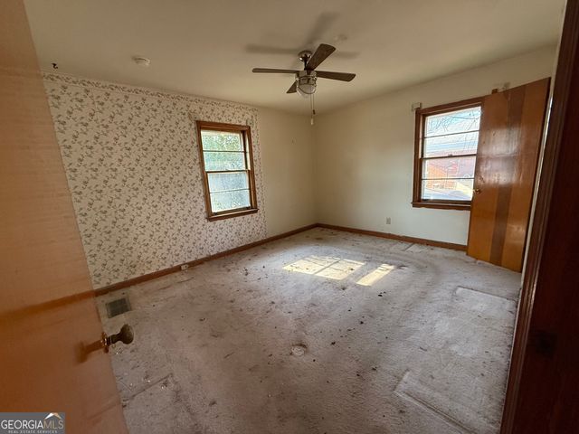 864 Springvalley Dr, Forest Park, GA 30297