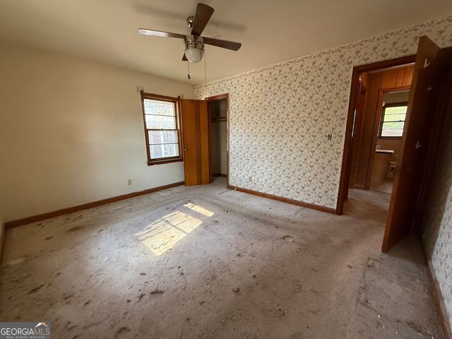 864 Springvalley Dr, Forest Park, GA 30297