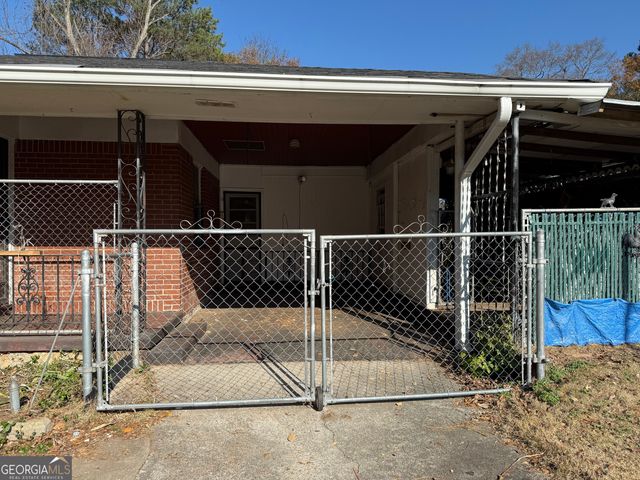 864 Springvalley Dr, Forest Park, GA 30297