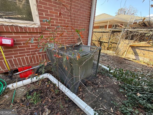 864 Springvalley Dr, Forest Park, GA 30297