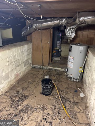 864 Springvalley Dr, Forest Park, GA 30297