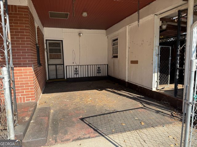 864 Springvalley Dr, Forest Park, GA 30297